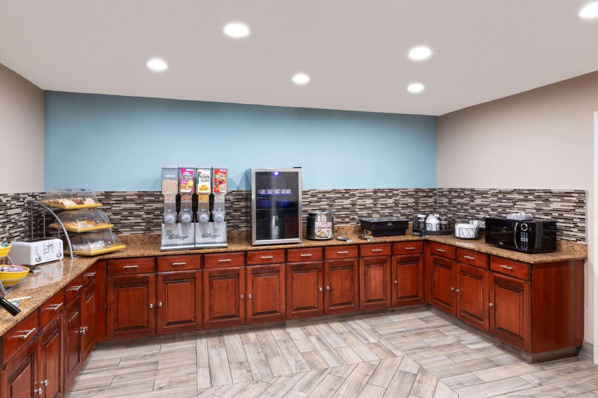 Super 8 By Wyndham Lubbock West Otel Dış mekan fotoğraf