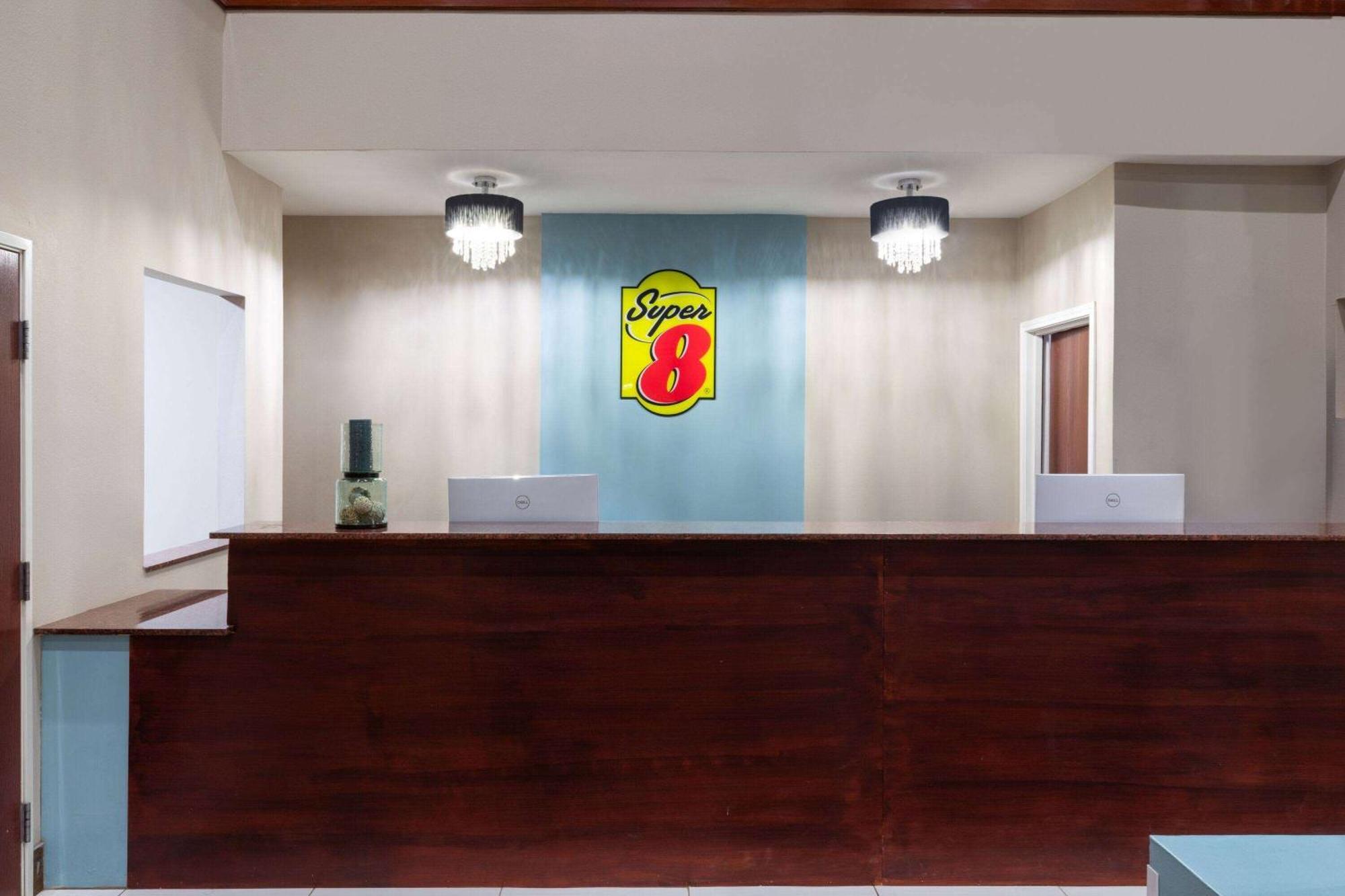 Super 8 By Wyndham Lubbock West Otel Dış mekan fotoğraf