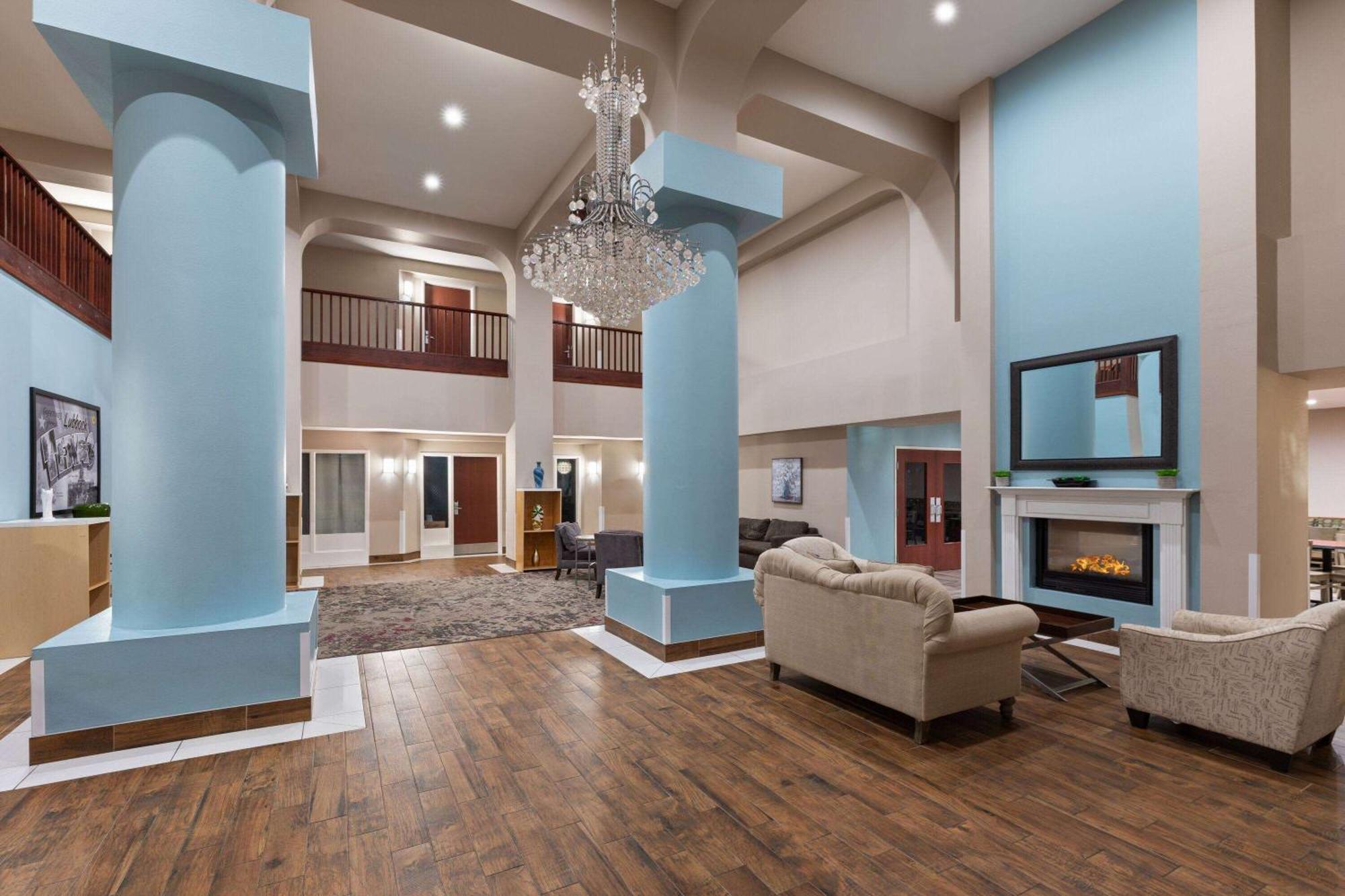 Super 8 By Wyndham Lubbock West Otel Dış mekan fotoğraf