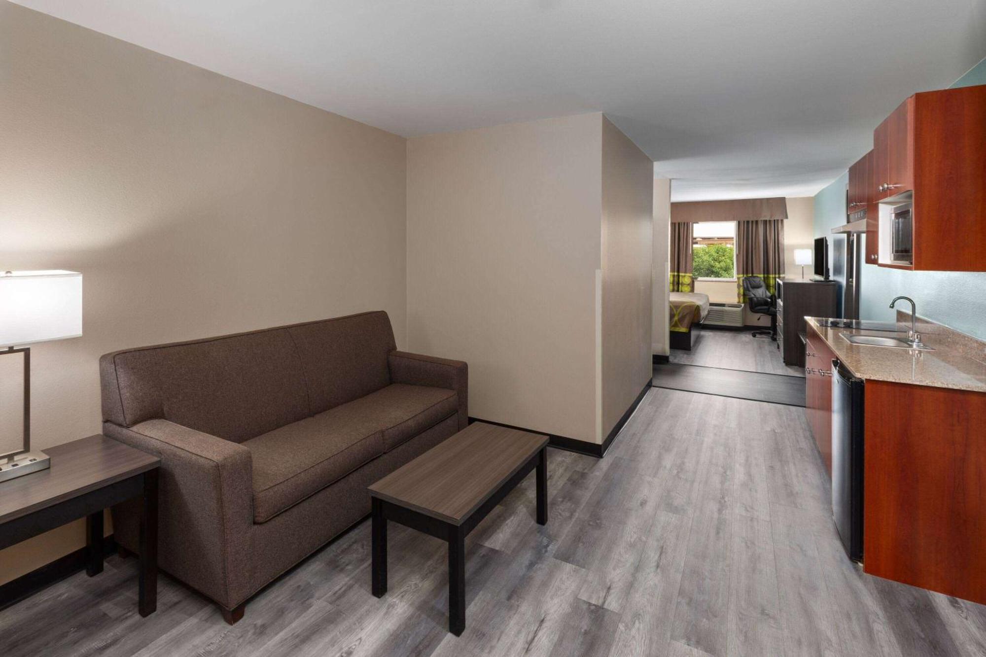 Super 8 By Wyndham Lubbock West Otel Dış mekan fotoğraf